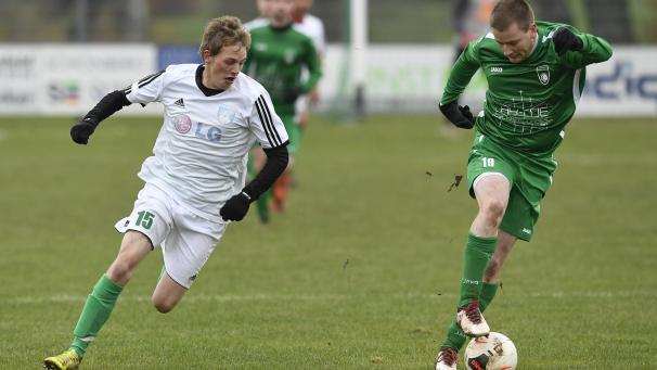 <p>Chris Breuer (l.) und die Büllinger wollen sich für die Hinspielpleite gegen Oudler revanchieren.</p>