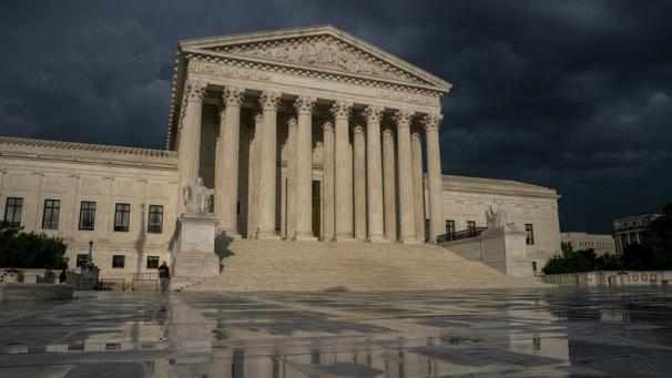 <p>Der Streit um die Herausgabe der Finanzunterlagen von US-Präsident Trump wird vom Obersten Gericht der Vereinigten Staaten entschieden.</p>