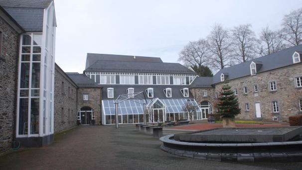 <p>Die Entscheidungsträger des Zweckverbandes Vivias (unser Foto zeigt das Seniorenheim Hof Bütgenbach) plädieren dafür, den Zugang zum Beruf des Pflegehelfers zu erleichtern. Eine mögliche Option sei ein dualer Ausbildungslehrgang, für den aktuell aber noch die gesetzliche Grundlage fehle.</p>