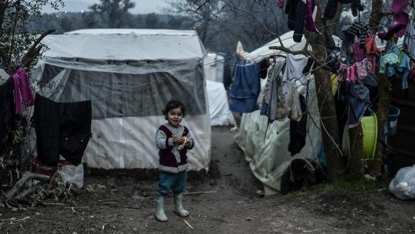 <p>Ein Kind im Flüchtlingslager Vial, auf der griechischen Insel Chios.</p>