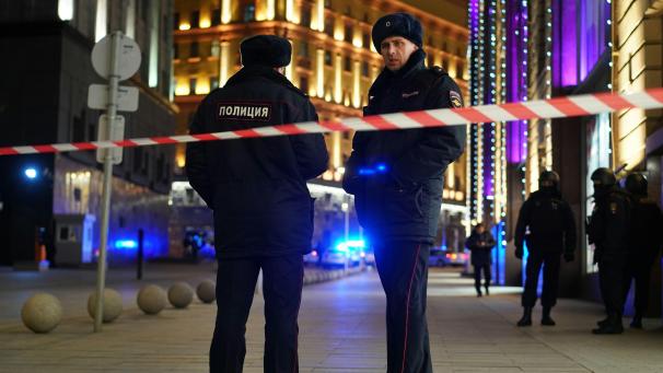 <p>Die Polizei habe die Passanten aufgerufen, das Gebiet so schnell wie möglich zu verlassen, hieß es.</p>