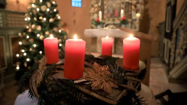 <p>Egal, ob selbst gemacht oder gekauft: Der Adventskranz gehört in so ziemlich jedem ostbelgischen Haushalt zur Vorweihnachtszeit.</p>