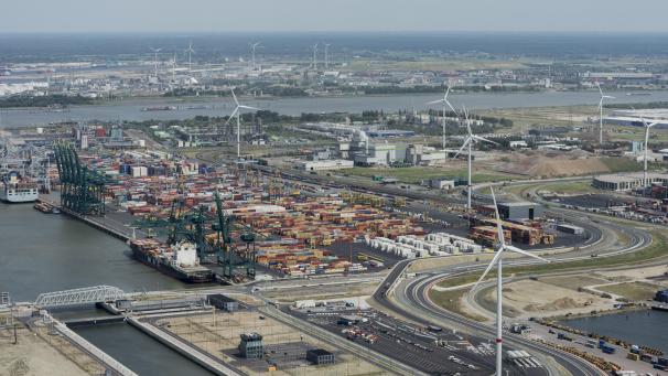 <p>Der Haften Antwerpen, hier Deurgang Dock.</p>