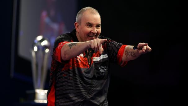 <p>Phil Taylor ist mit sechzehn Weltmeistertiteln der erfolgreichste Spieler in der Geschichte des Dartssports.</p>
