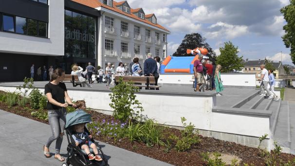 <p>Viele Eupener nutzten die Gelegenheit und statteten dem neuen Sitz der Eupener Stadtverwaltung einen Besuch ab.</p>