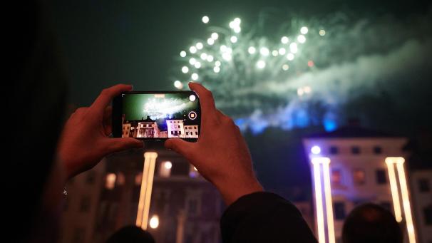 <p>Die Belgier versendeten ihre Neujahrsgrüße vor allem via Smartphone.</p>