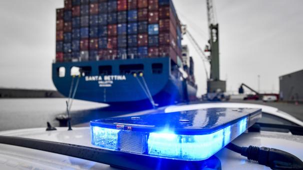 <p>Ein Containerschiff in Antwerpen. Hier kommt das meiste für Europa bestimmte Kokain an.</p>