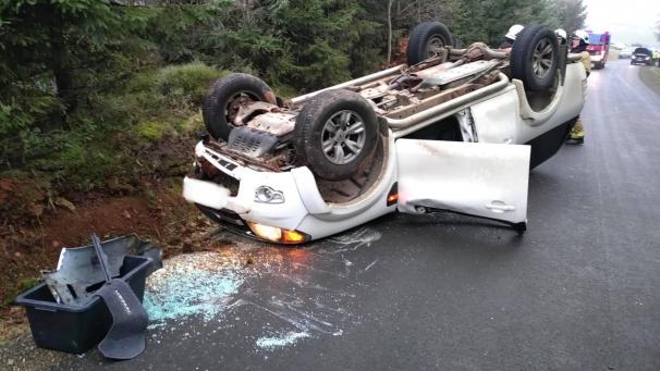 <p>Unfall am Donnerstagmorgen zwischen Luxhof und Bracht. Der Fahrer trug zum Glück nur leichte Verletzungen davon.</p>