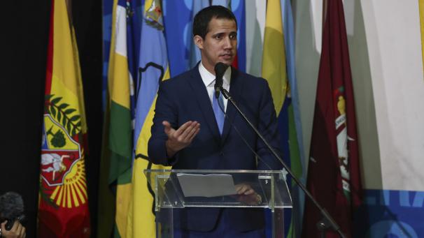 <p>Juan Guaido, selbsternannter Interimspräsident von Venezuela, spricht nach seiner Wahl zum Parlamentsvorsitzenden. Rund 100 Abgeordnete der Opposition bestätigten Guaido in seinem Amt als Parlamentsvorsitzenden.</p>