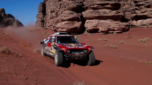 <p>Carlos Sainz führt die Rallye Dakar an.</p>
