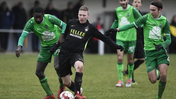 <p>Jason Krhlanko (links, gegen den Weywertzer) gehört zu den Siegern bei der Union Kelmis.</p>