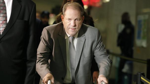 <p>Harvey Weinstein, Filmproduzent aus den USA, kommt zu einem Gericht für die Geschworenenauswahl zu Beginn seines Prozesses.</p>