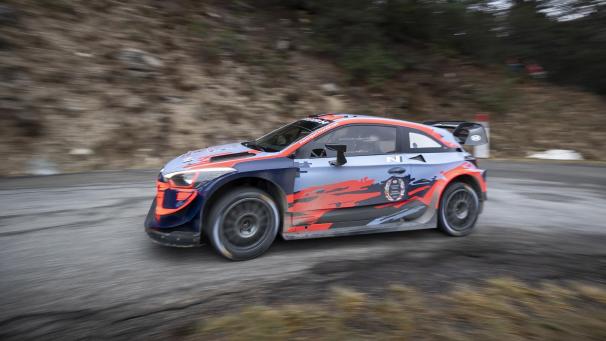 <p>Der Este Ott Tänak nahm den Hyundai i20 WRC bereits unter die Räder.</p>