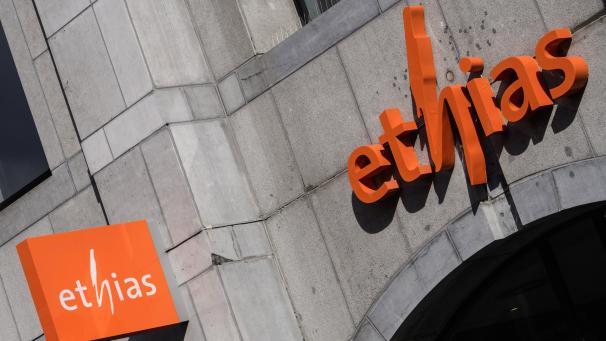 <p>Das Versicherungsunternehmen Ethias hatte auch schon in der Vergangenheit Dividenden ausgeschüttet, jedoch wurde dieses Geld zur Tilgung von Altlasten verwendet. Jetzt sollen die Gewinne erstmals an die öffentliche Hand gehen, die dem Konzern im Herbst 2008 unter die Arme gegriffen hatte.</p>