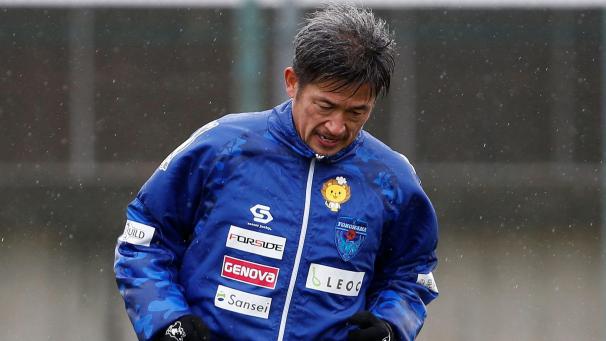 <p>Bleibt am Ball: Kazuyoshi Miura.</p>