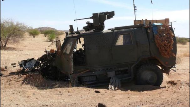 <p>An Bord dieses Militärfahrzeugs wurden am 1. Januar zwei belgische Soldaten nach der Explosion eines Sprengkörpers verletzt.</p>
