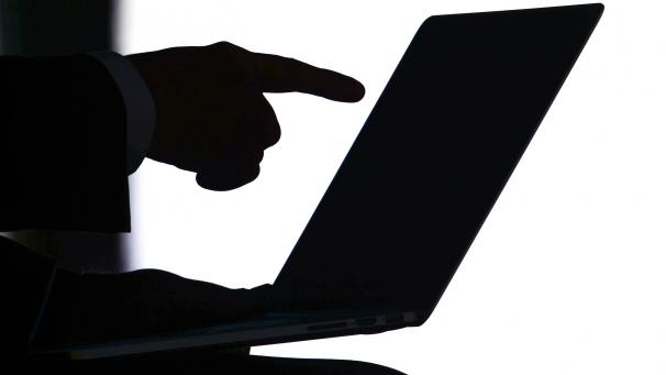 <p>Der Generalanwalt am Europäischen Gerichtshof ist der Meinung, dass das belgische Datenschutzgesetz mit der EU-Grundrechtecharta unvereinbar ist.</p>