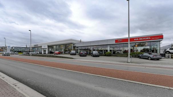 <p>Mit Kia gibt es eine neue Marke am Standort an der Herbesthaler Straße, wo 40 Personen für die Gruppe Emontspool arbeiten. Die Logos von VW, Audi und Seat verschwanden. Diese Hersteller werden neben Skoda aber weiterhin angeboten.</p>