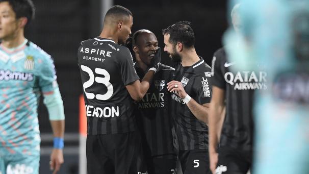 <p>Musona (Mitte) traf bei seinem ersten Spiel für die AS Eupen.</p>