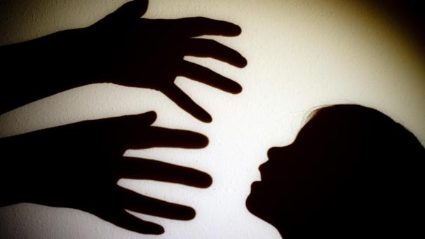 <p>Fünf Männer sollen jahrelang Kinderpornos produziert, verbreitet und im In- und Ausland bestellt haben.</p>