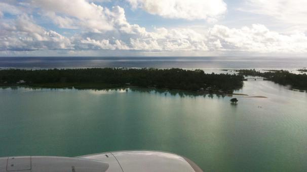 <p>Das Südseeatoll Kiribati, aufgenommen am 26. Juli 2012: Der Inselstaat 4.000 Kilometer nördlich von Neuseeland kämpft mit Überbevölkerung, Unterentwicklung und den Folgen des Klimawandel.</p>
