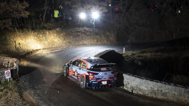 <p>Thierry Neuville in Action am Donnerstagabend.</p>