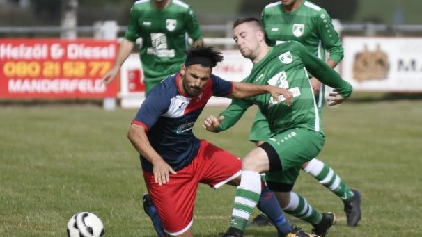 <p>Tayfur Demirkazan (im Fallen) kehrt zurück an seine alte Wirkungsstätte Elsenborn.</p>