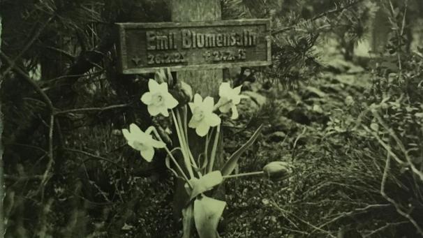 <p>Dieses Kreuz erinnert an die Hinrichtung eines jungen Konzeners.</p>