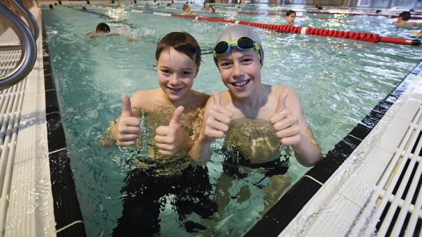 <p>Daumen hoch für die 25. Auflage des Schwimmmarathons.</p>