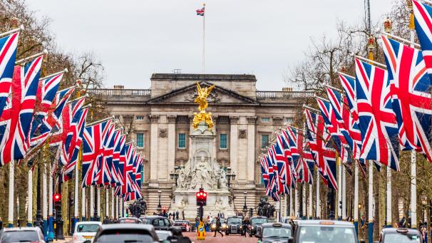 <p>Wohin man schaut, der Union Jack. Die Flagge allein wird nicht reichen, um Großbritannien in eine ungewisse Zukunft zu führen.</p>