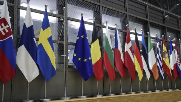 <p>Brüssel: Ein leerer Platz bleibt zwischen den Flaggen der EU-Staaten übrig, nachdem Mitglieder des Protokolls die Flagge des Vereinigten Königreichs aus dem Atrium des Europagebäudes entfernt haben.</p>