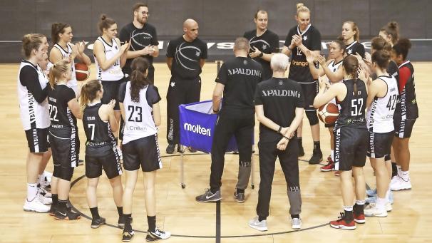 <p>Die „Belgian Cats“ während einer Trainingseinheit vor dem Heimturnier in Ostende.</p>