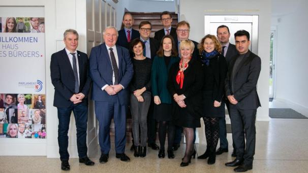 <p>Gruppenbild der Teilnehmer des Treffens am Mittwoch</p>