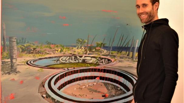 <p>Bilder, die sich verlinken, die gemeinsam eine Geschichte erzählen, hat Raphaël Demarteau zur Ausstellung in Eupen mitgebracht. Eines seiner Lieblingsbilder zeigt zwei Swimmingpools mitten im Nirgendwo in Vietnam.</p>