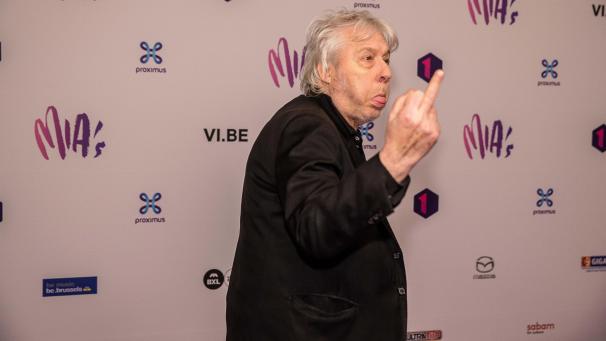 <p>Arno hat dem Krebs den Kampf angesagt.</p>