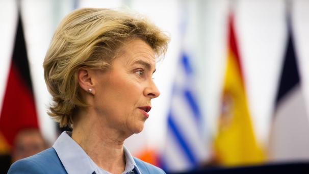 <p>Ursula von der Leyen (CDU), Präsidentin der Europäischen Kommission und Mitglied der Fraktion EVP, spricht während einer Sitzung im Plenarsaal des Europäischen Parlaments.</p>