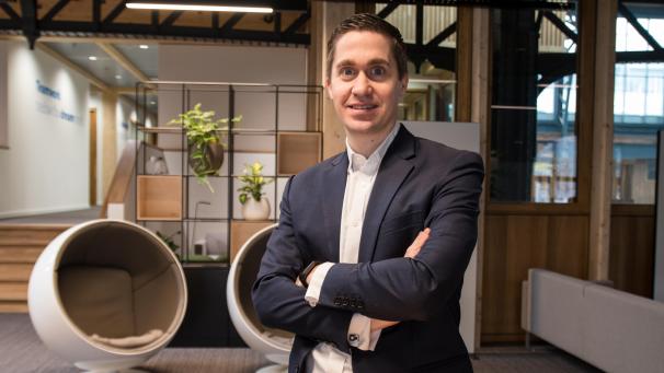 <p>Adrien Kirschfink aus Hergenrath ist erfreut über die Wertschätzung, die das Wirtschaftsmagazin „Trends-Tendances“ ihm zuteil werden ließ.</p>