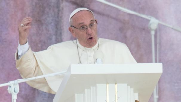 <p>Ausnahmen beim Zölibat wird es nicht geben, stellte Papst Franziskus klar.</p>