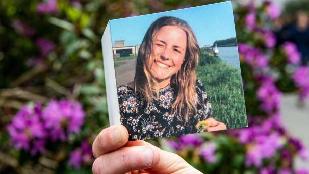 <p>Die Eltern der ermordeten Julie Van Espen (Bild) klagen an und schreiben: „Lasst ihren Tod nicht umsonst gewesen sein.“</p>