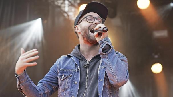<p>Vor den großen Open-Air-Konzerten im Sommer wird Mark Forster insgesamt acht Club-Konzerte im intimeren Rahmen spielen, eines davon in St.Vith.</p>
