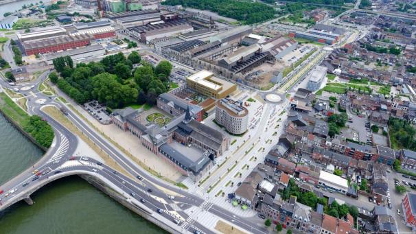 <p>Ein Blick von oben auf das neue Stadtzentrum von Seraing – inklusive „Gastronomia“</p>
