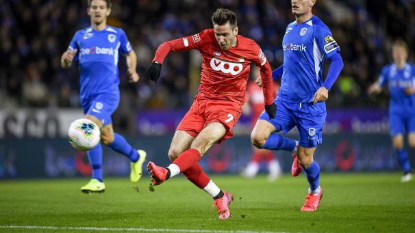 <p>Mit diesem Schuss erzielte Duje Cop (Mitte) wenige Minuten vor dem Seitenwechsel das 2:0.</p>