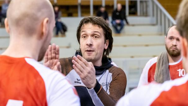 <p>„Ich werde nicht aufgeben. Erst recht nicht, solange mathematisch noch etwas drin ist“, so Trainer Blagojce Krstev.</p>