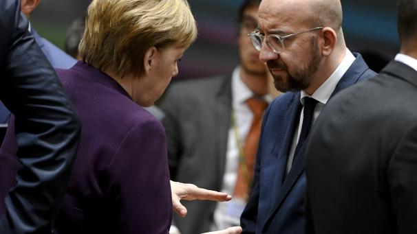 <p>Weiter komprimieren, scheint die deutsche Kanzlerin Merkel Charles Michel zu zeigen. Ob sie vom deutschen EU-Beitrag spricht?</p>