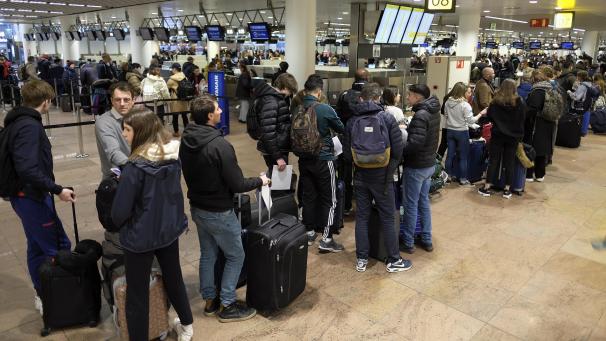 <p>Warteschlangen, aber keine besonderen Behinderungen gab es auf dem Flughafen von Zaventem am Freitagmorgen.</p>