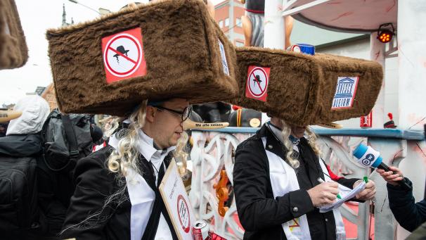 <p>Karneval und sein „spezieller Kontext“, Karikatur und Satire als Ausdrucksform politischer Kritik – der Karneval von Aalst ist umstritten.</p>