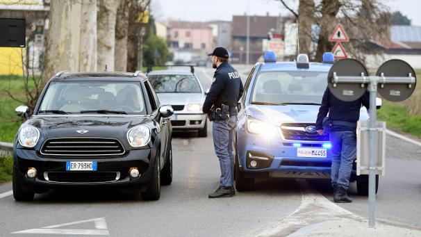 <p>Viele Städte in Norditalien sind weitestgehend abgeriegelt, wie hier in der Nähe von Mailand.</p>