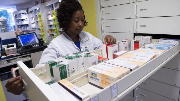 <p>Die Föderalregierung schließt geheime Deals mit Pharmaunternehmen, um teure innovative Medikamente zu einem erschwinglichen Preis zu bekommen.</p>