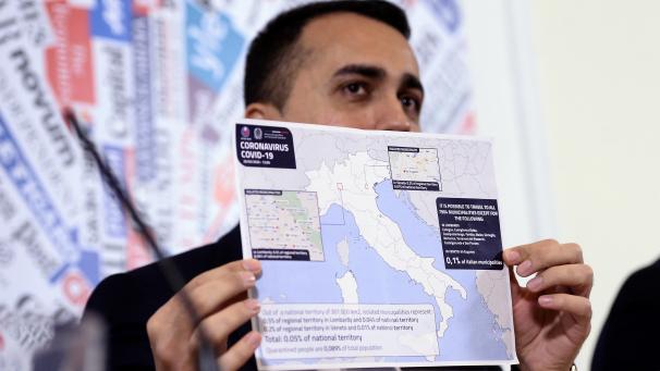 <p>Luigi Di Maio, Außenminister von Italien, spricht bei einer Pressekonferenz über die Entwicklung des Coronavirus. Die Zahl der mit dem neuen Coronavirus Infizierten in Italien steigt trotz aller Eindämmungsmaßnahmen weiter.</p>