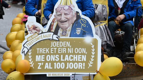 <p>„Juden, nehmt es ihnen nicht übel, über uns lachen sie schon seit 100 Jahren.“ Aalst auf einige Motive zu reduzieren, ist auch Verkürzung und populistisch.</p>